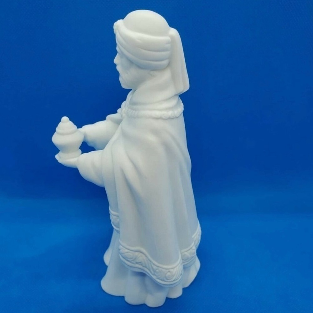 Avon Nativity Collectibles Magi Balthasar Bisque White Porcelain Figurine NIB - Picture 4 of 7